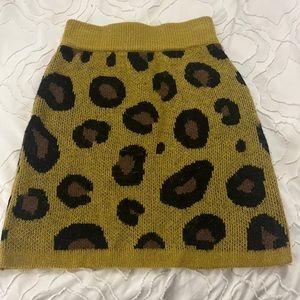 NEW WITHOUT TAGS - Joyrich Skirt - animal print 🐆